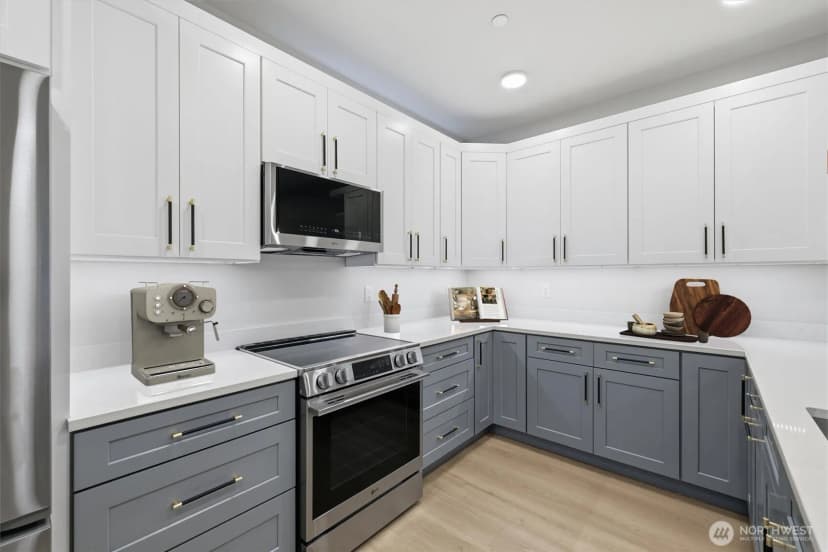 Property photo for 14610 Corliss Avenue N #b, Shoreline photo 8