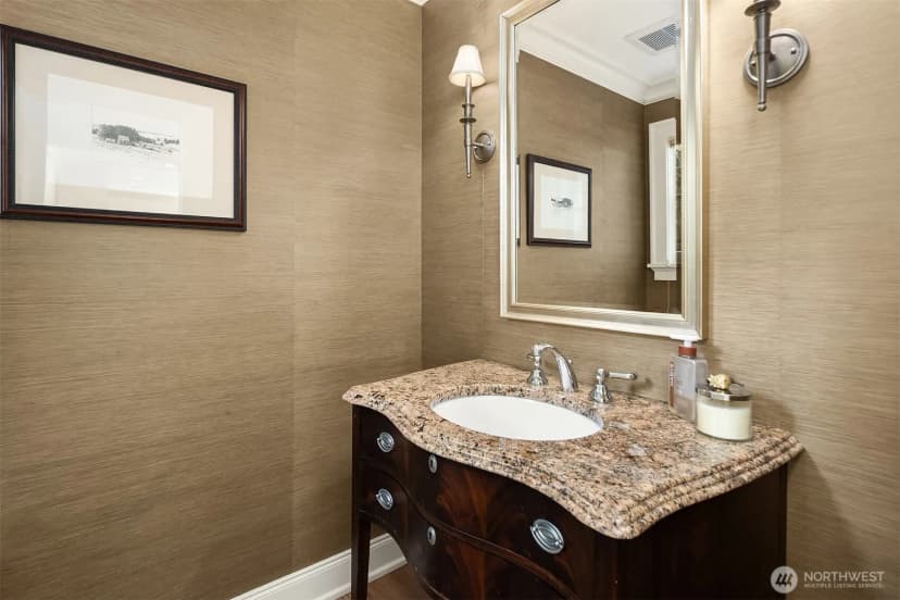 Property photo for 2018 Broadmoor Drive E, Seattle photo 13