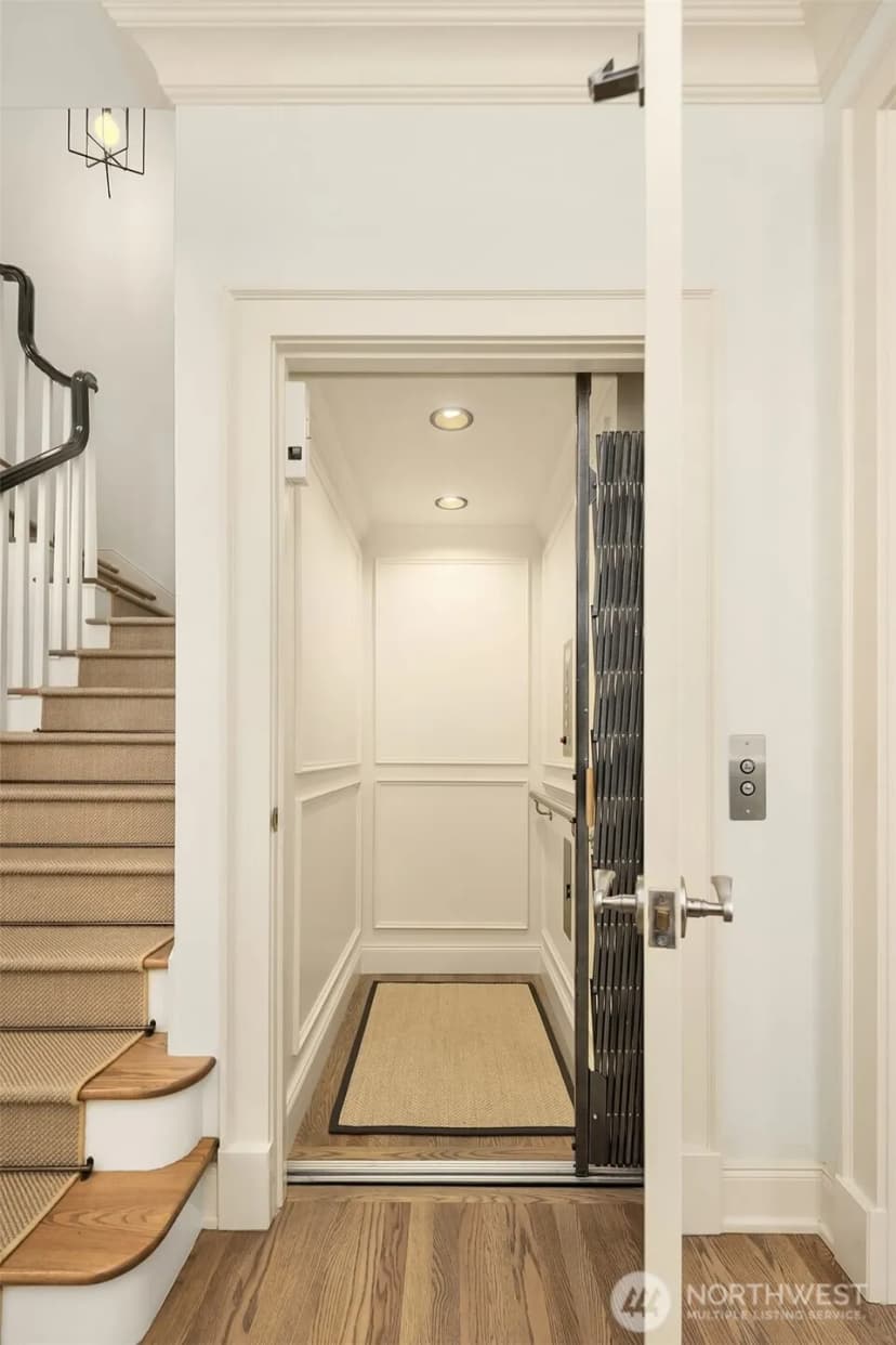 Property photo for 2018 Broadmoor Drive E, Seattle photo 15