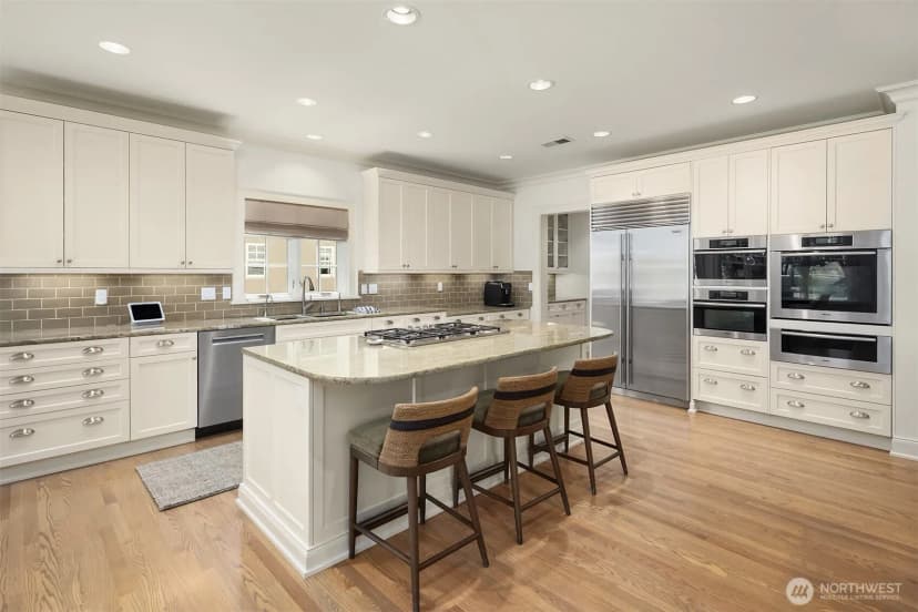 Property photo for 2018 Broadmoor Drive E, Seattle photo 8