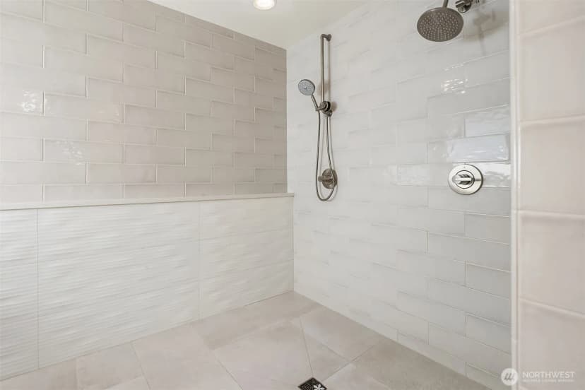 Property photo for 2018 Broadmoor Drive E, Seattle photo 21