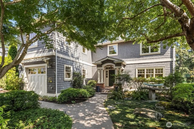 Property photo for 2018 Broadmoor Drive E, Seattle