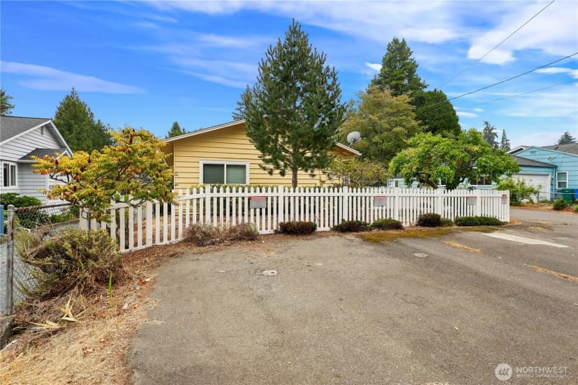 Property photo for 20224 Greenwood Ave N, Shoreline photo 20