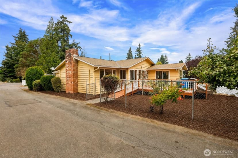 Property photo for 20224 Greenwood Ave N, Shoreline photo 21
