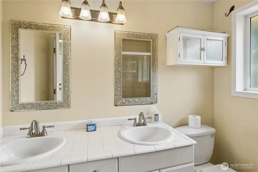 Property photo for 20224 Greenwood Ave N, Shoreline photo 19