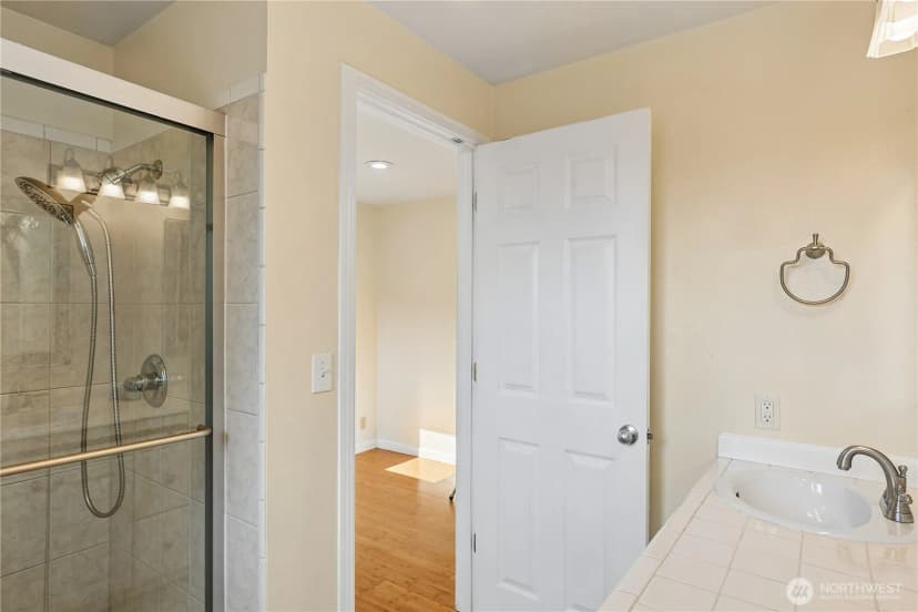 Property photo for 20224 Greenwood Ave N, Shoreline photo 18