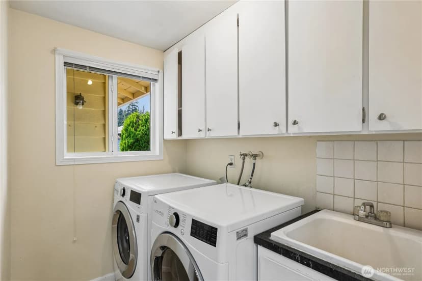 Property photo for 20224 Greenwood Ave N, Shoreline photo 16