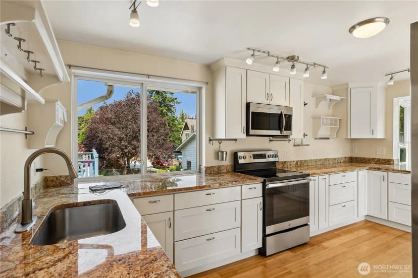 Property photo for 20224 Greenwood Ave N, Shoreline photo 7
