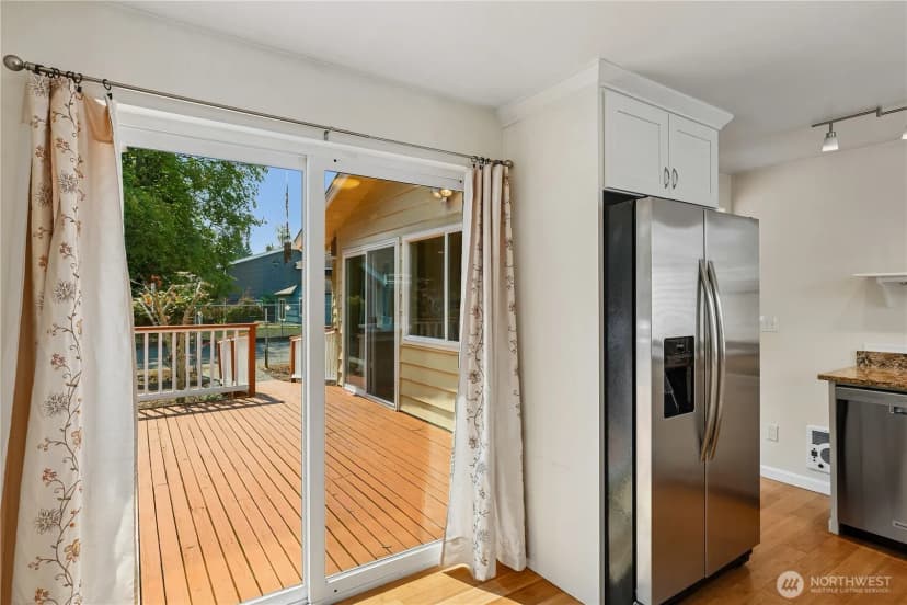 Property photo for 20224 Greenwood Ave N, Shoreline photo 9