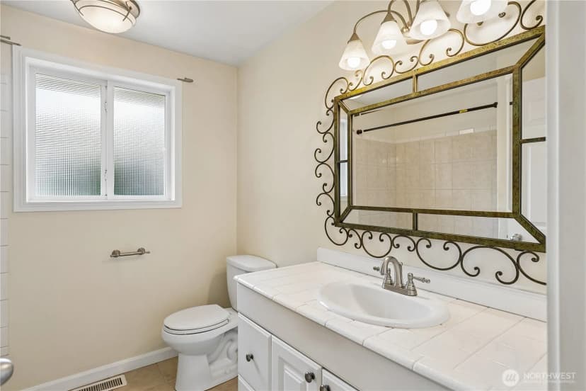 Property photo for 20224 Greenwood Ave N, Shoreline photo 14