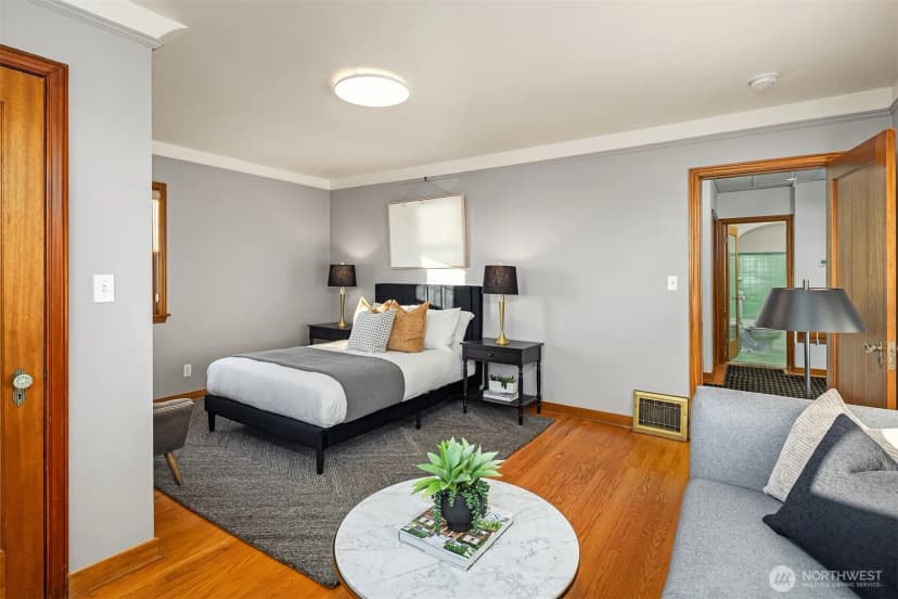 Property photo for 2301 Rosemont Place W, Seattle photo 23