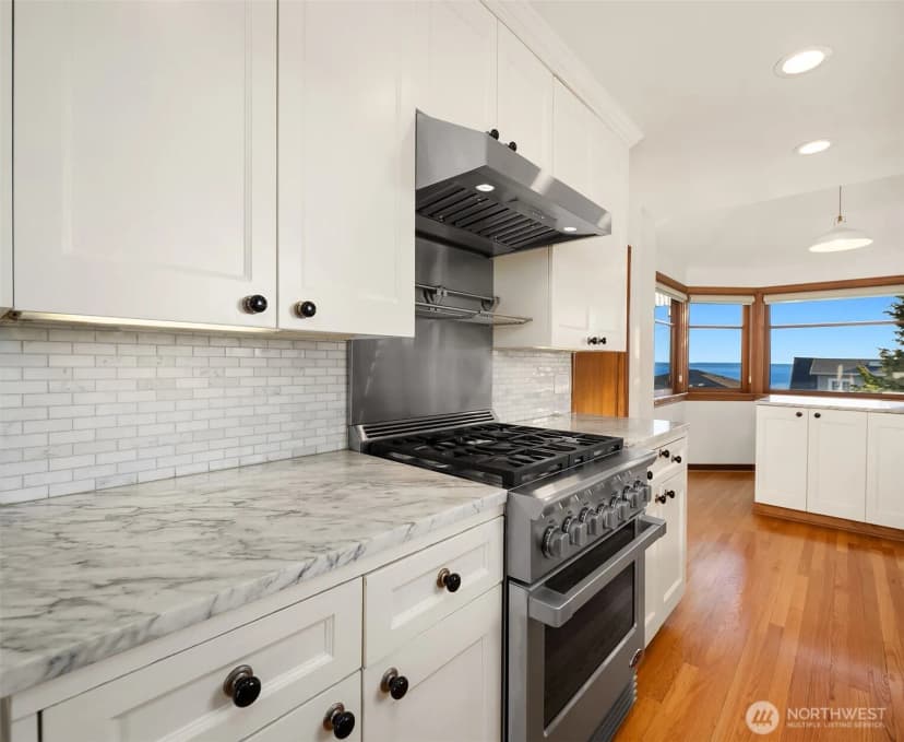 Property photo for 2301 Rosemont Place W, Seattle photo 13