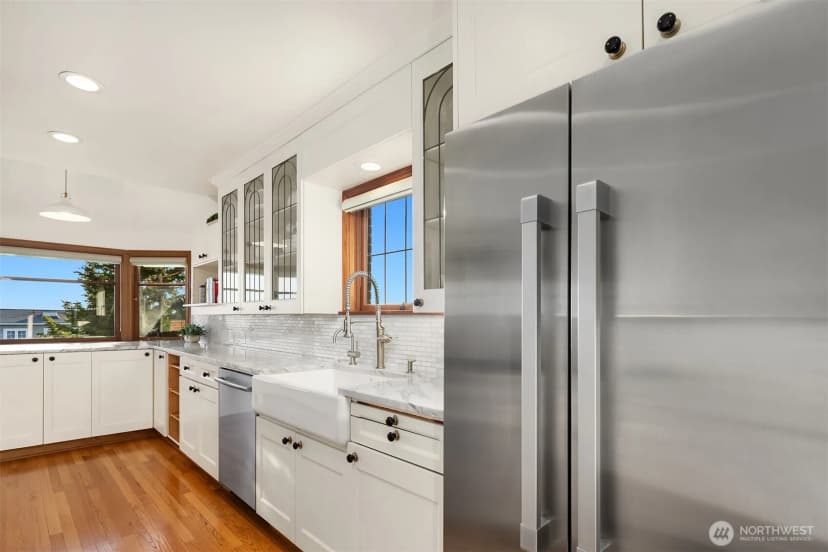 Property photo for 2301 Rosemont Place W, Seattle photo 15