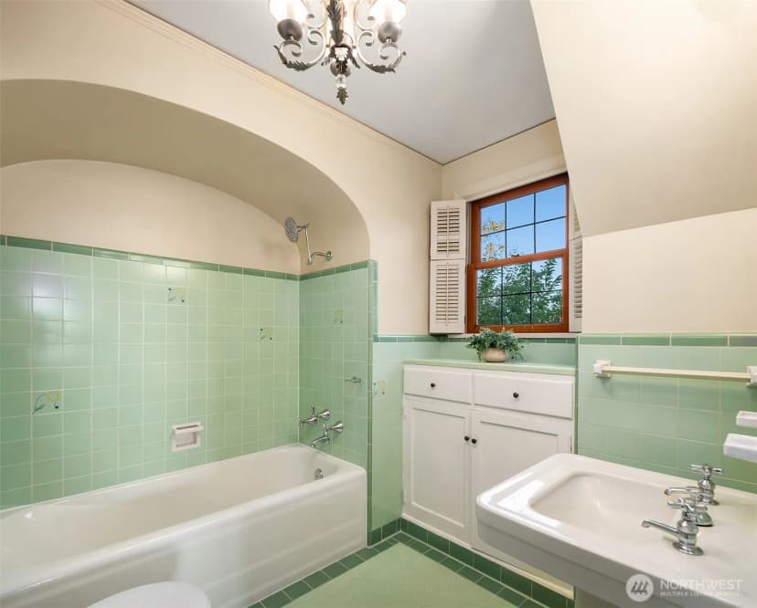 Property photo for 2301 Rosemont Place W, Seattle photo 24