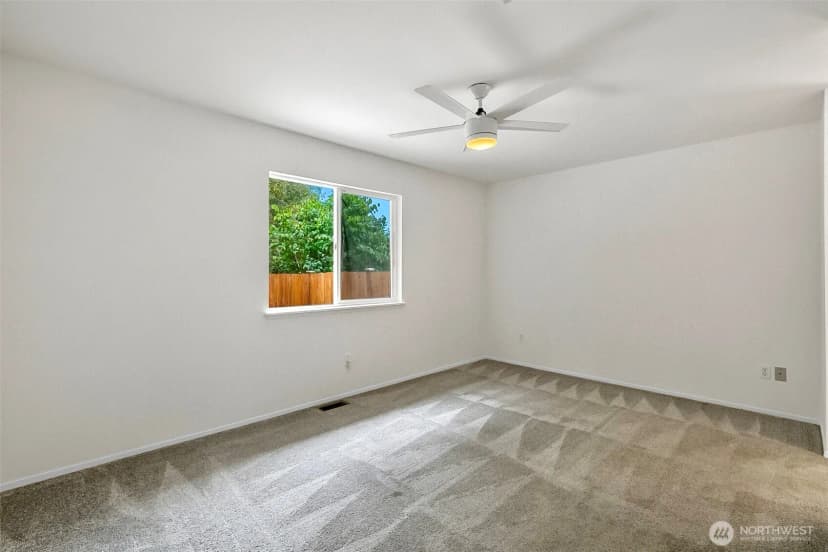 Property photo for 16805 41st Drive Ne #a, Arlington photo 15