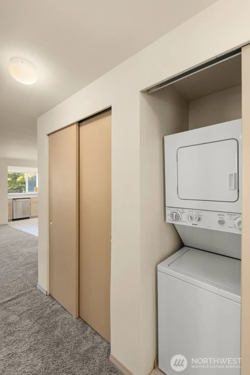 Property photo for 12056 15th Avenue Ne #201, Seattle photo 17