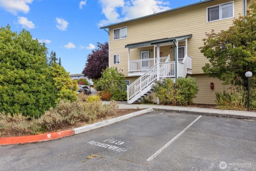 Property photo for 8823 Holly Drive #l101, Everett photo 30