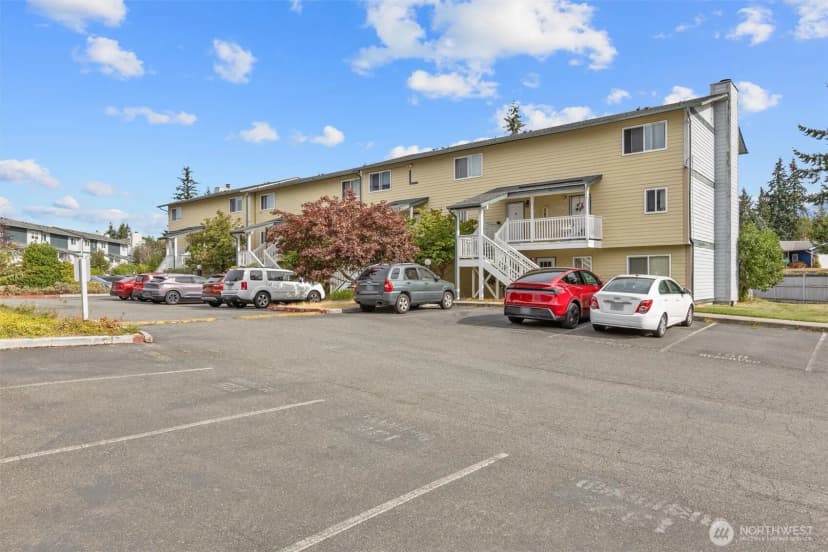 Property photo for 8823 Holly Drive #l101, Everett photo 33