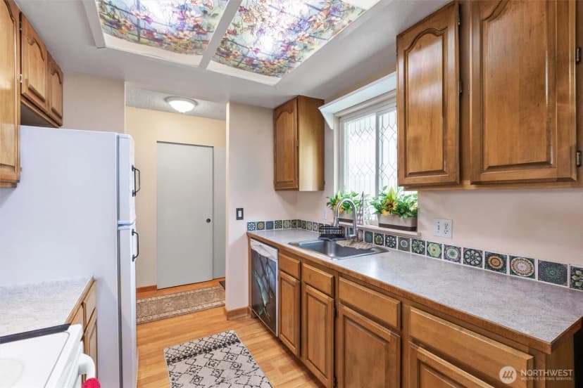 Property photo for 8823 Holly Drive #l101, Everett photo 10