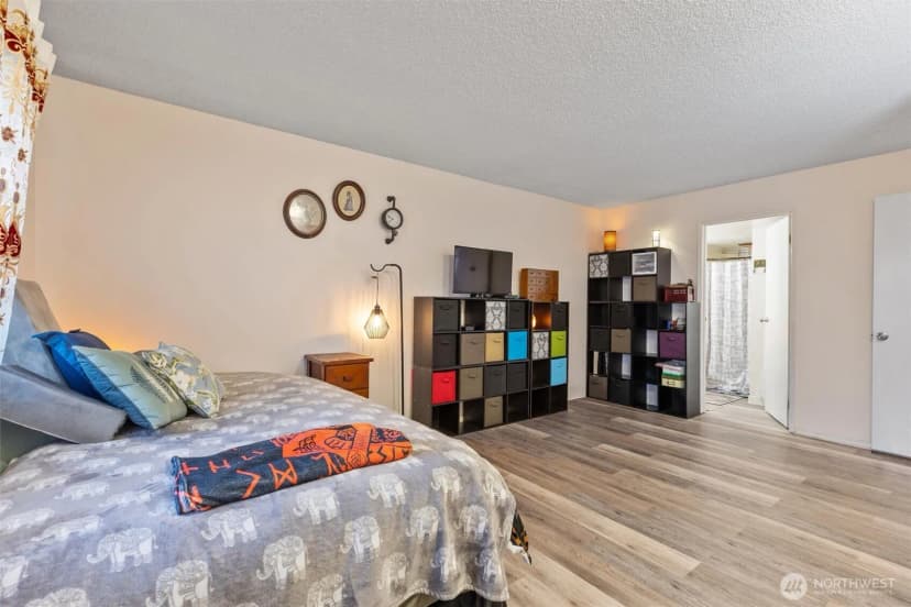Property photo for 8823 Holly Drive #l101, Everett photo 17