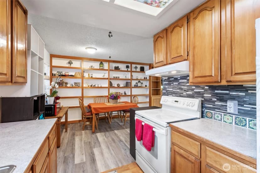 Property photo for 8823 Holly Drive #l101, Everett photo 9