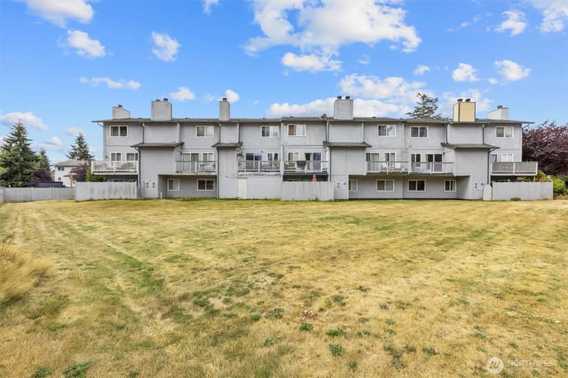 Property photo for 8823 Holly Drive #l101, Everett photo 26