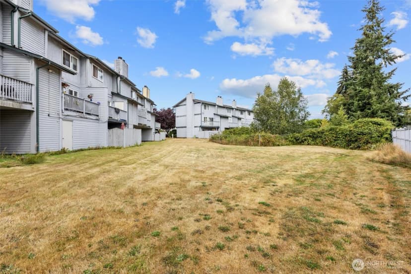Property photo for 8823 Holly Drive #l101, Everett photo 27