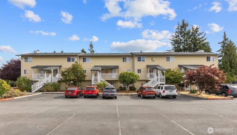 Property photo for 8823 Holly Drive #l101, Everett photo 32