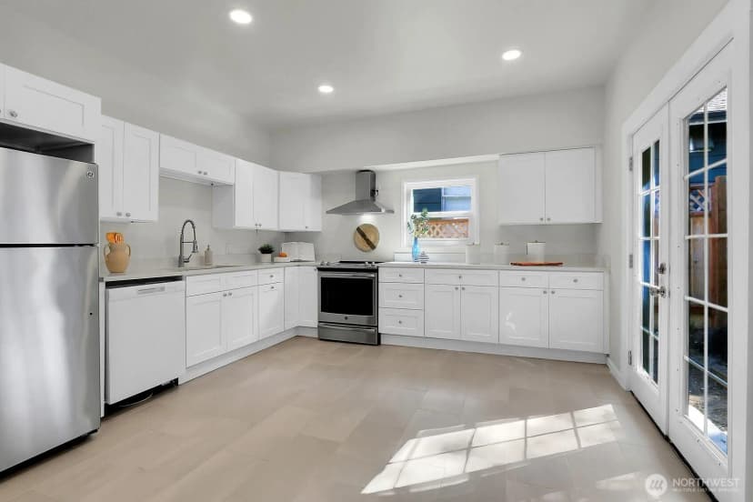 Property photo for 1113 33rd Avenue S, Seattle photo 15