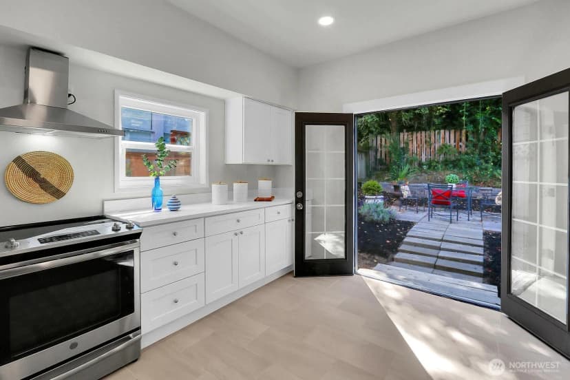 Property photo for 1113 33rd Avenue S, Seattle photo 17