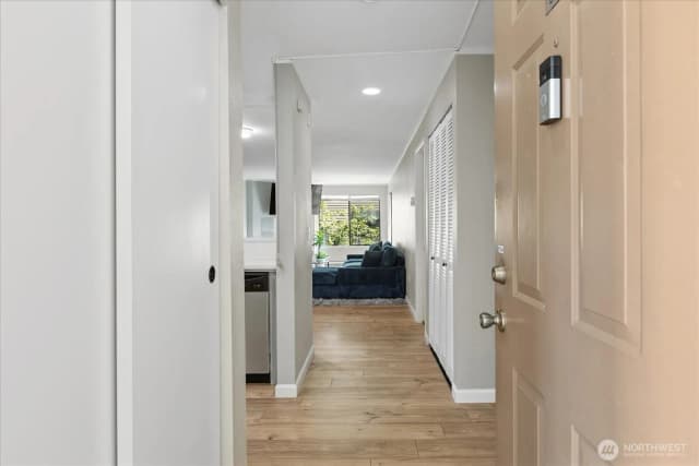 Property photo for 3256 Sw Avalon Street #203, Seattle photo 2