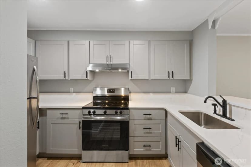 Property photo for 3256 Sw Avalon Street #203, Seattle photo 7
