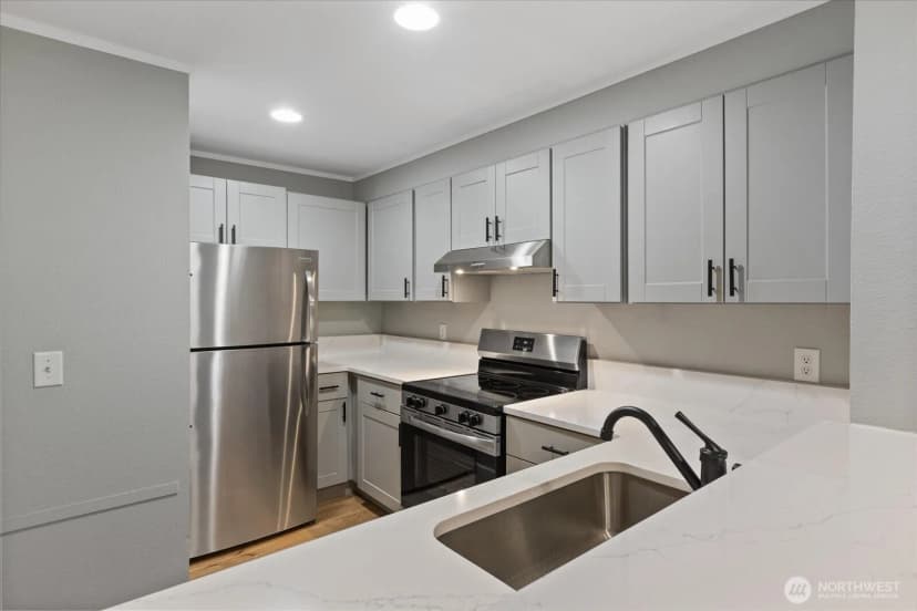 Property photo for 3256 Sw Avalon Street #203, Seattle photo 8