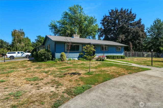 Property photo for 601 Coppei Avenue, Waitsburg photo 2