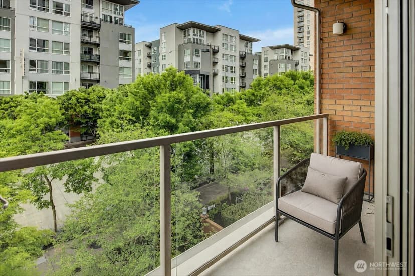 Property photo for 10610 Ne 9th Place #400, Bellevue photo 11