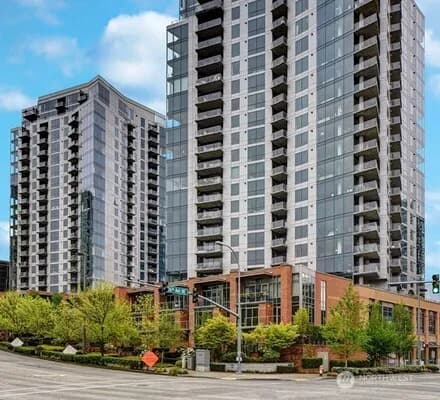 Property photo for 10610 Ne 9th Place #400, Bellevue photo 32