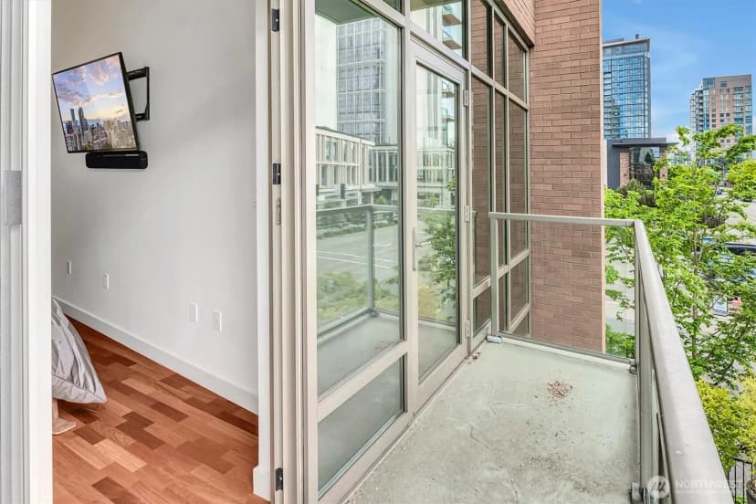 Property photo for 10610 Ne 9th Place #400, Bellevue photo 33