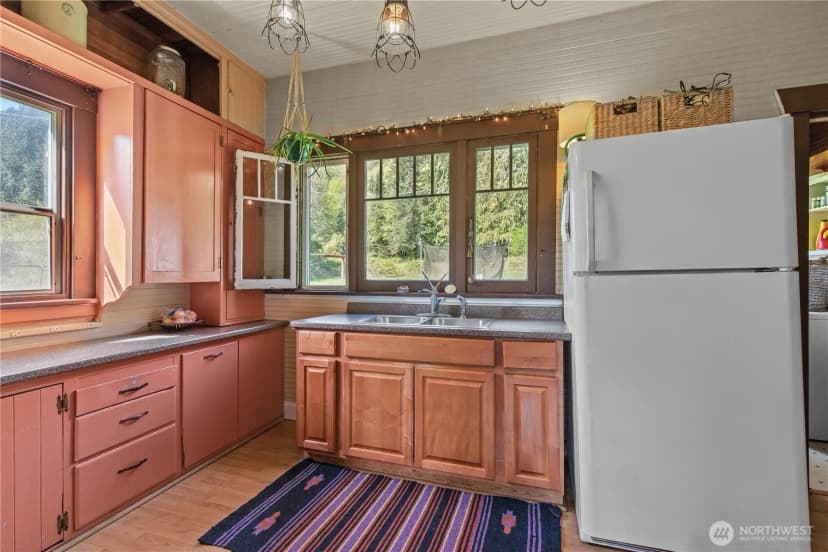 Property photo for 27525 W Lake Riley Road, Arlington photo 17