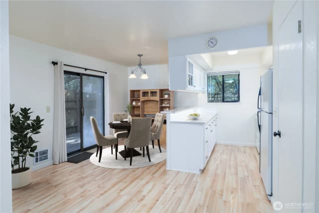 Property photo for 8603 244th St Sw #2a, Edmonds photo 3