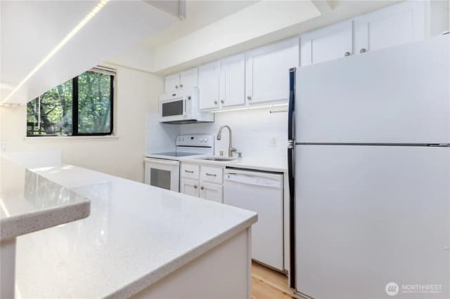Property photo for 8603 244th St Sw #2a, Edmonds photo 5