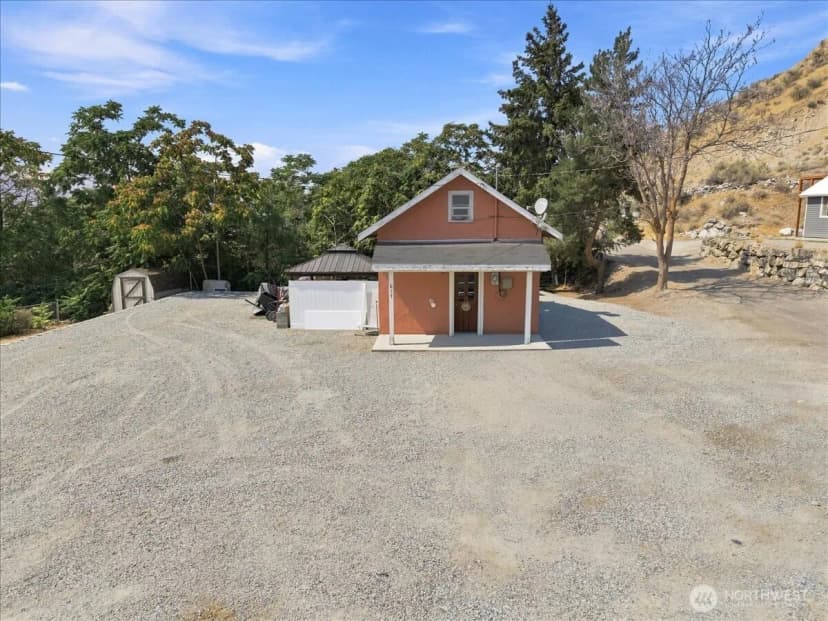 Property photo for 617 N Bradley Street, Chelan photo 2