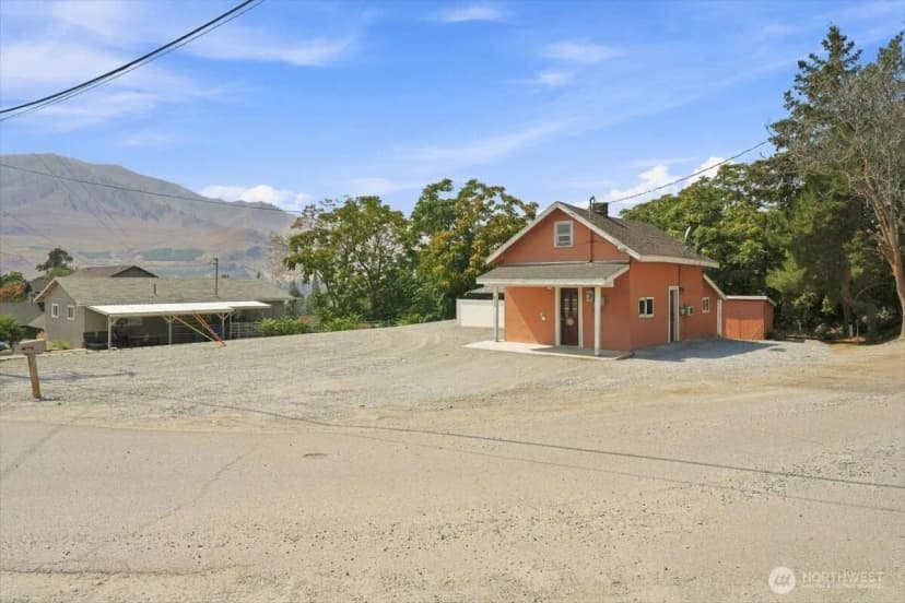 Property photo for 617 N Bradley Street, Chelan photo 11