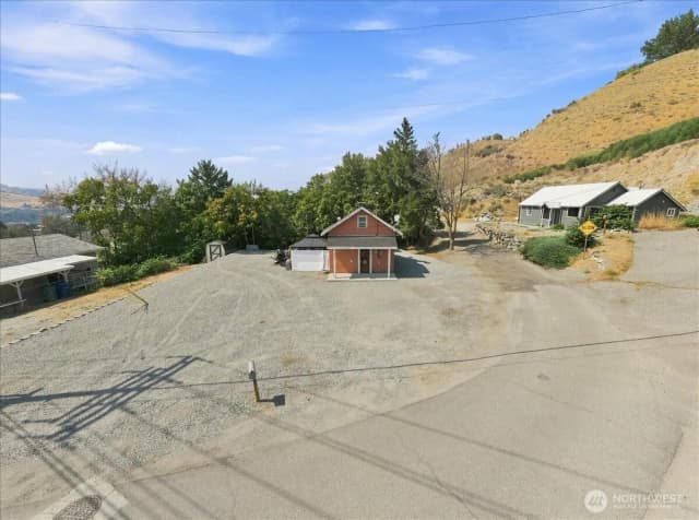 Property photo for 617 N Bradley Street, Chelan