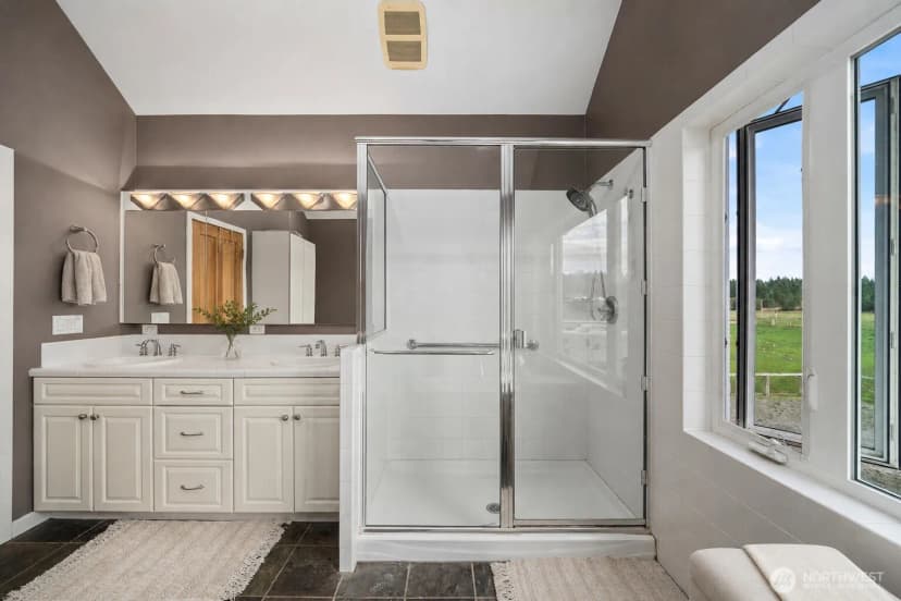 Property photo for 33111 78th Avenue E, Eatonville photo 9