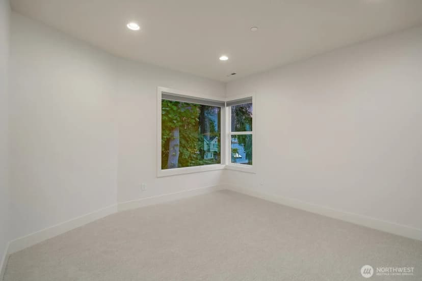 Property photo for 2009 166th Place Ne, Bellevue photo 31