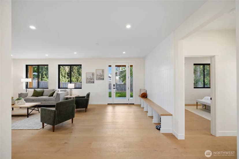Property photo for 20101 75th Avenue Ne, Kenmore photo 6
