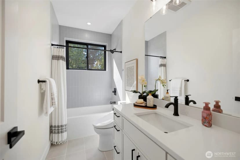Property photo for 20101 75th Avenue Ne, Kenmore photo 10