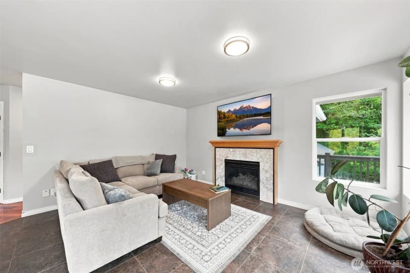Property photo for 21058 Estate Drive, Mount Vernon photo 11