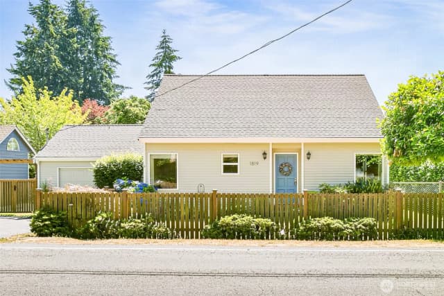 Property photo for 1819 Sw 149th Street, Burien