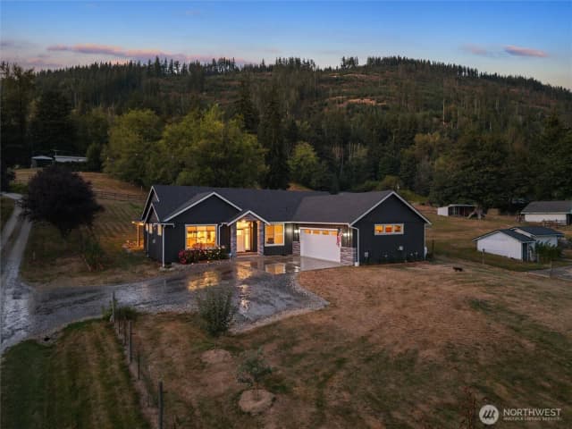Property photo for 14607 Jim Creek Rd, Arlington photo 4